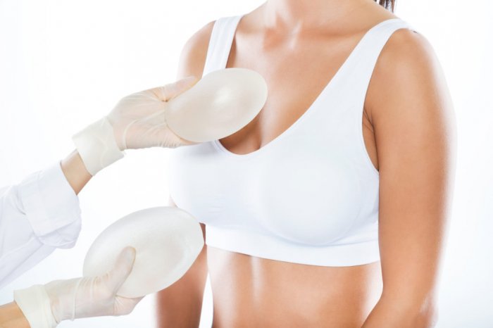 Цикл статей по теме: “Сложная маммопластика – подтяжка и увеличение груди имплантами”.